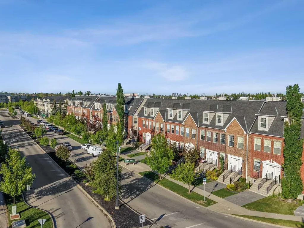 29 Springborough Boulevard SW Calgary AB T2H 5V7