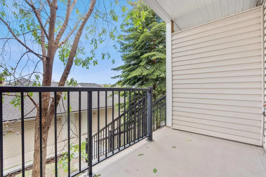 29 Springborough Boulevard SW Calgary AB T2H 5V7
