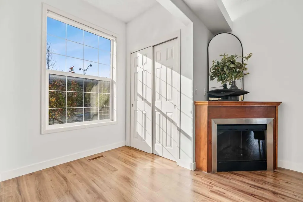 29 Springborough Boulevard SW Calgary AB T2H 5V7