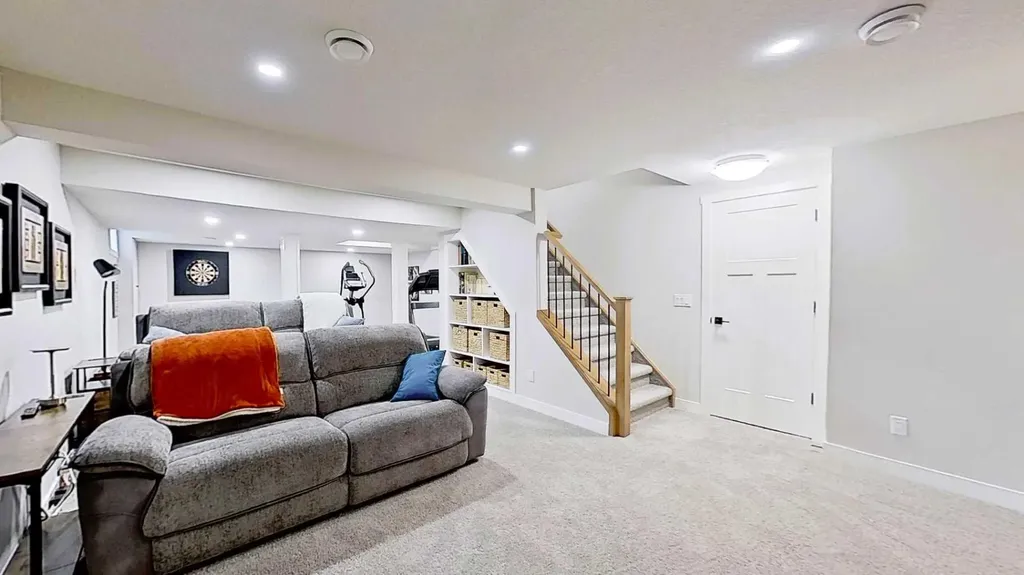 15 Echlin Court Bragg Creek AB T0L0K0