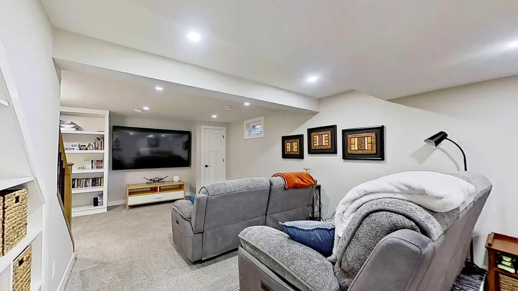 15 Echlin Court Bragg Creek AB T0L0K0