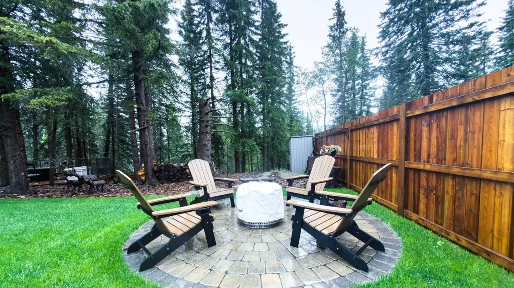 15 Echlin Court Bragg Creek AB T0L0K0