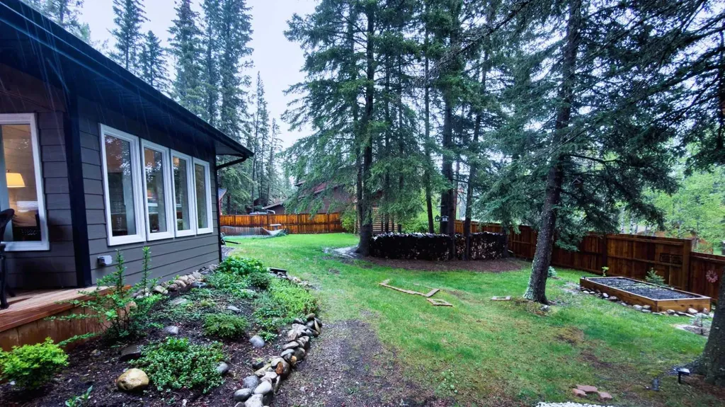 15 Echlin Court Bragg Creek AB T0L0K0