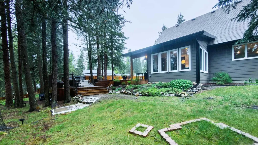 15 Echlin Court Bragg Creek AB T0L0K0