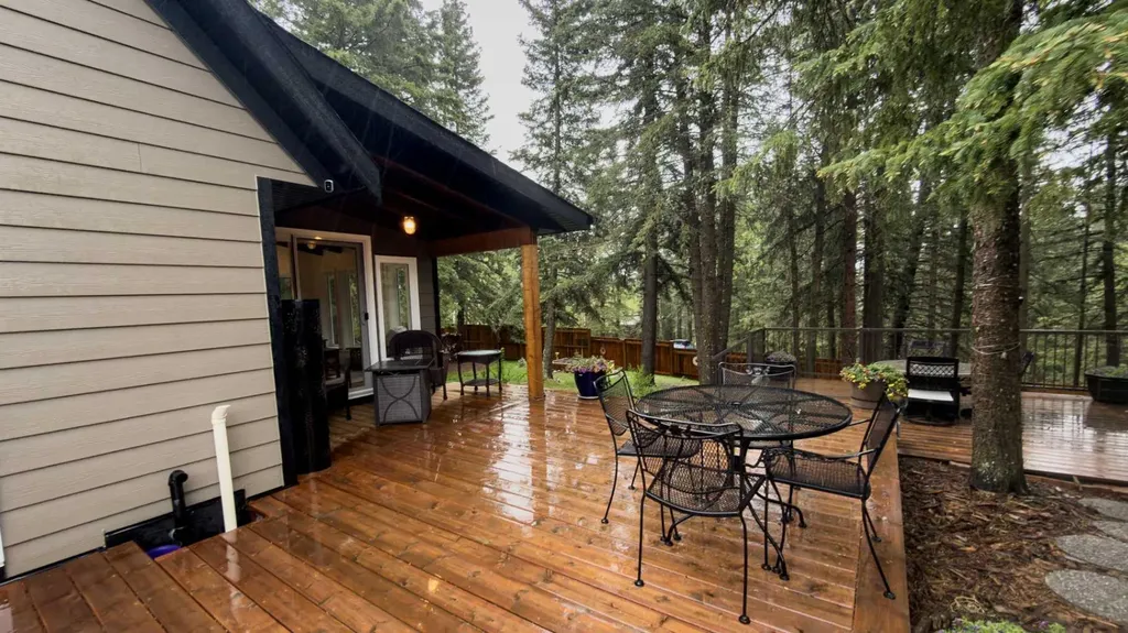 15 Echlin Court Bragg Creek AB T0L0K0