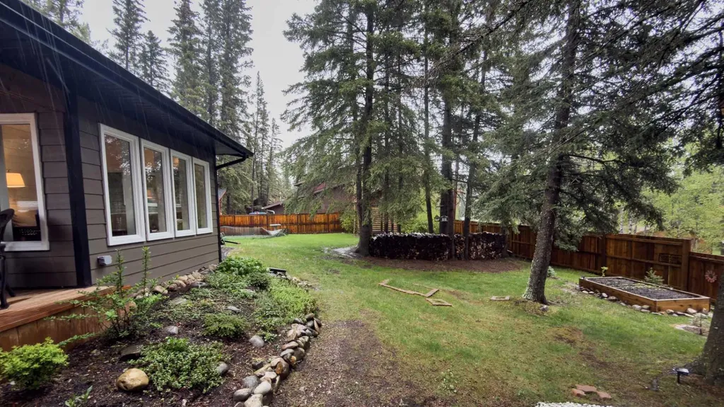 15 Echlin Court Bragg Creek AB T0L0K0