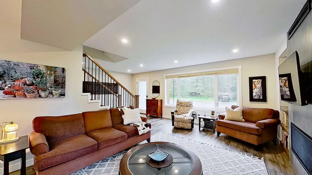 15 Echlin Court Bragg Creek AB T0L0K0