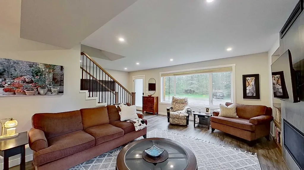 15 Echlin Court Bragg Creek AB T0L0K0