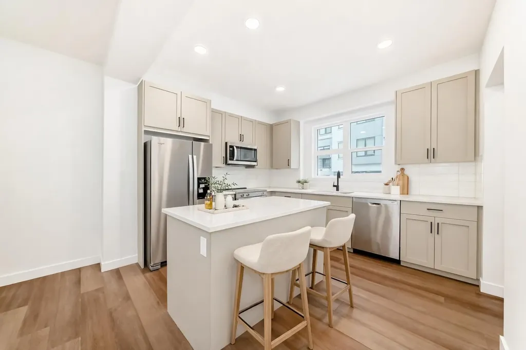 103 Osprey Hill Point SW Calgary AB T3B 6R9