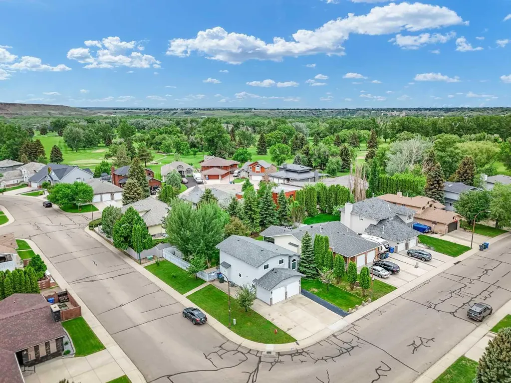87 Prairie Drive NE Medicine Hat AB T1C 1R3