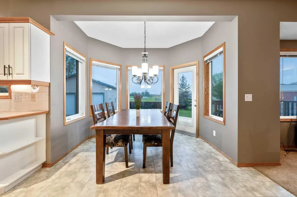 46 4 Street NE Langdon AB T0J 1X1