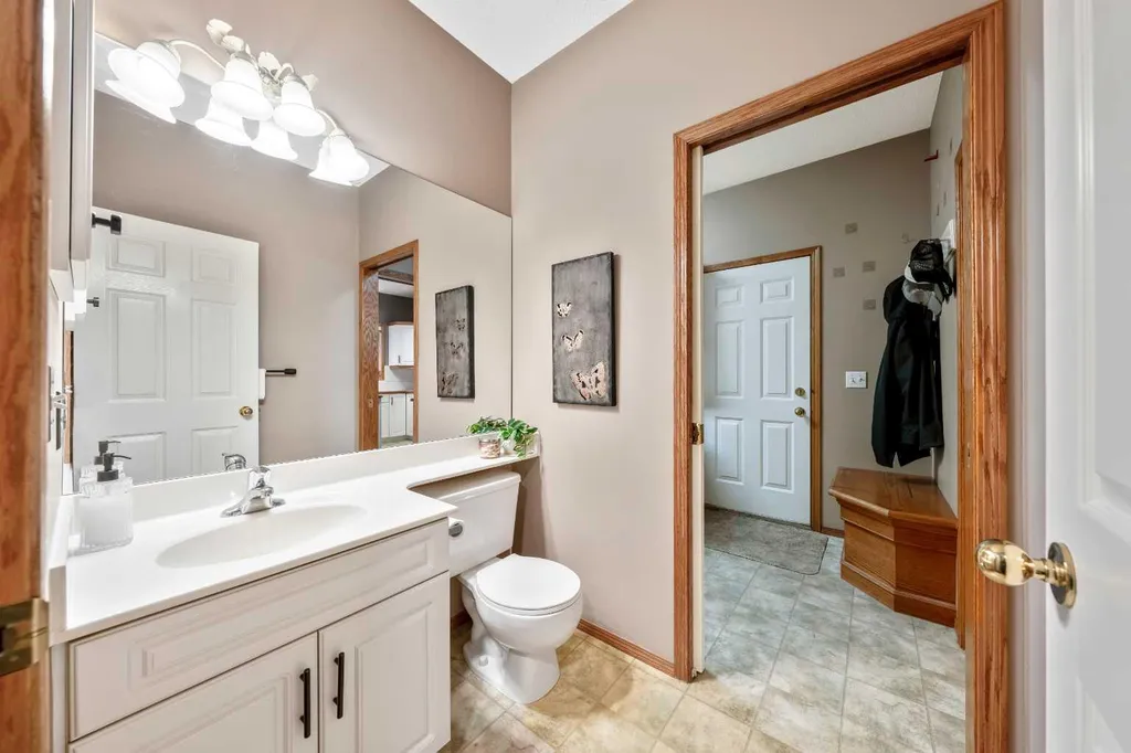 46 4 Street NE Langdon AB T0J 1X1