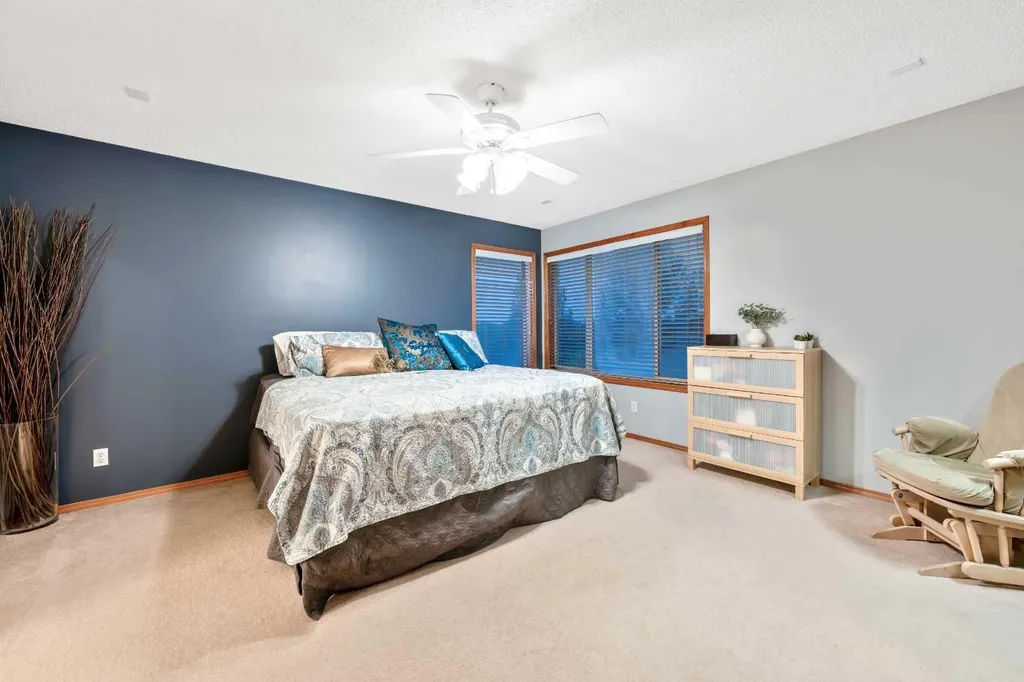 46 4 Street NE Langdon AB T0J 1X1