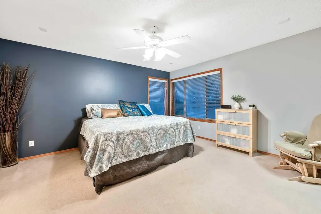 46 4 Street NE Langdon AB T0J 1X1