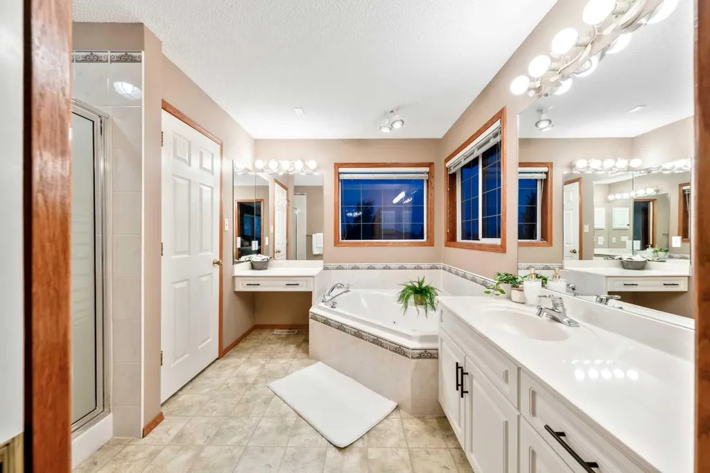 46 4 Street NE Langdon AB T0J 1X1