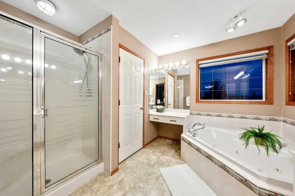 46 4 Street NE Langdon AB T0J 1X1