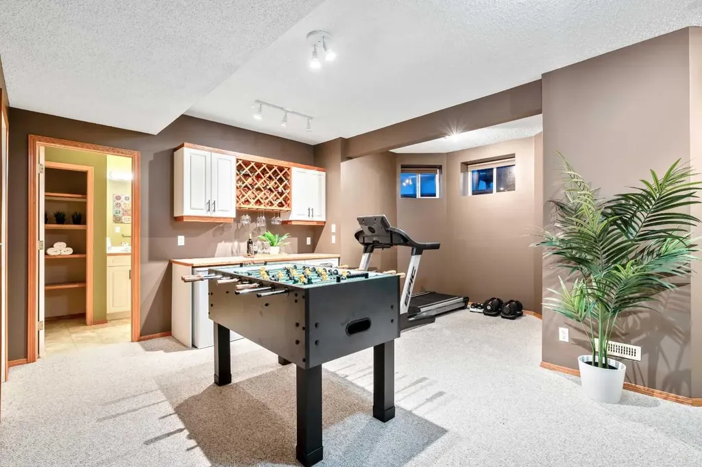 46 4 Street NE Langdon AB T0J 1X1