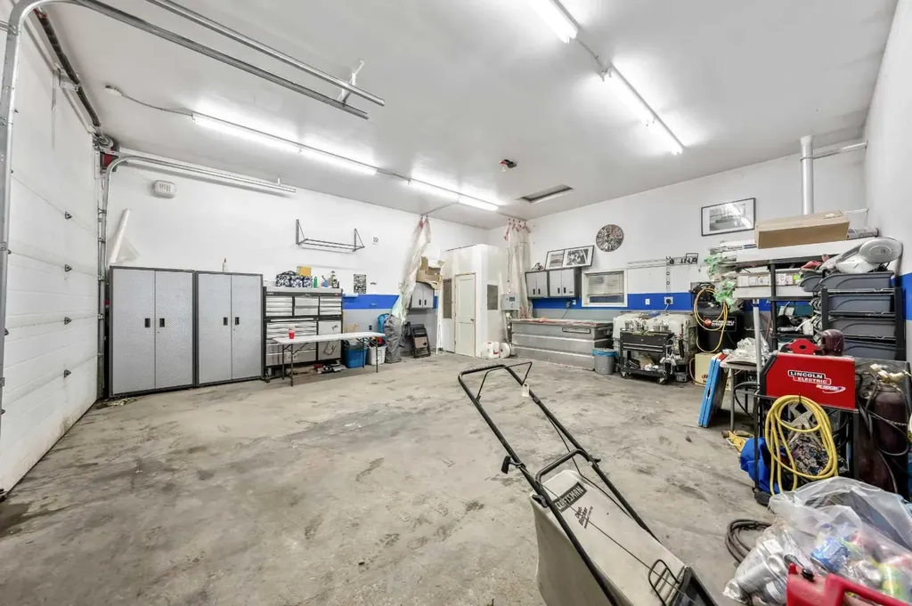 46 4 Street NE Langdon AB T0J 1X1