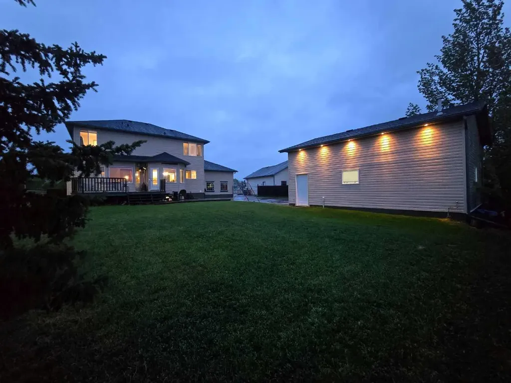 46 4 Street NE Langdon AB T0J 1X1
