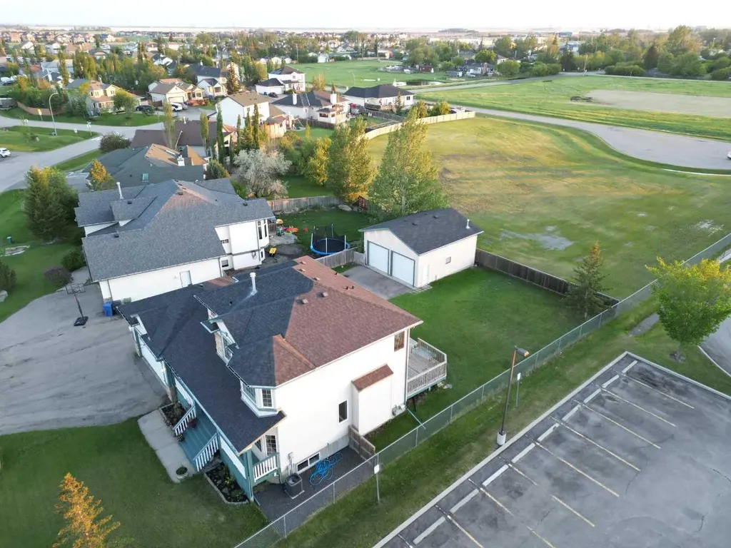 46 4 Street NE Langdon AB T0J 1X1