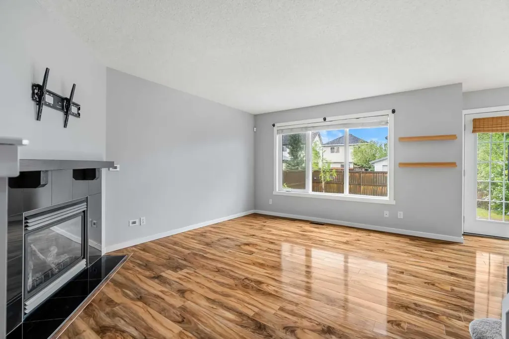 615 Copperfield Boulevard SE Calgary AB T2Z 4C1