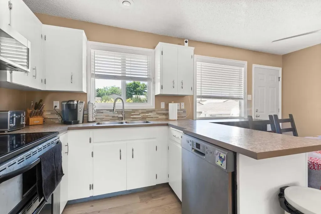456 Sissons Crescent SE Medicine Hat AB T1B 2J9