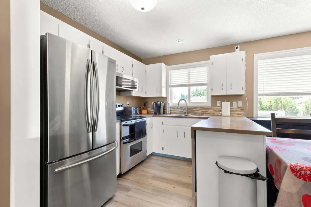 456 Sissons Crescent SE Medicine Hat AB T1B 2J9