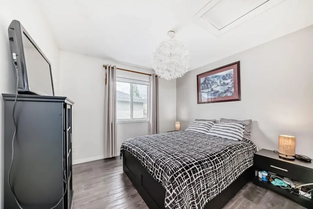 314 Reunion Heath NW Airdrie AB T4B0M5