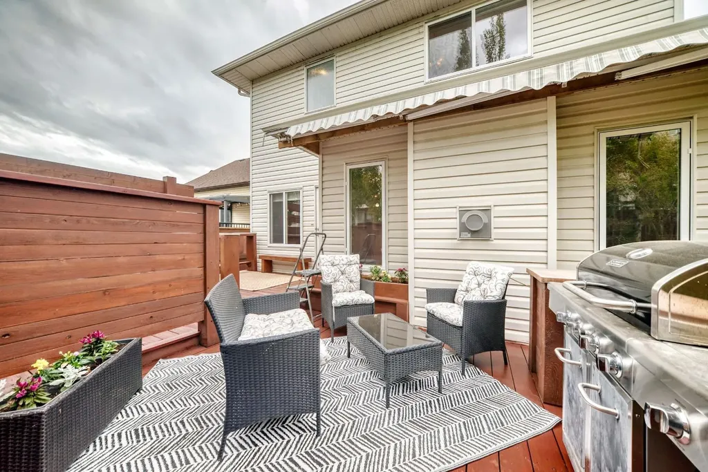 314 Reunion Heath NW Airdrie AB T4B0M5