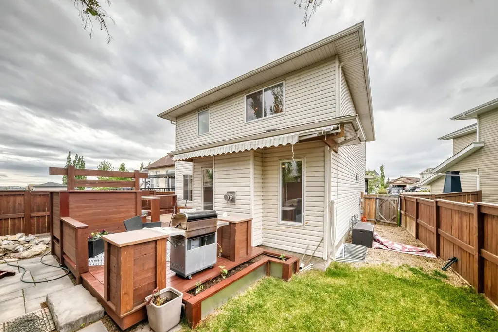 314 Reunion Heath NW Airdrie AB T4B0M5