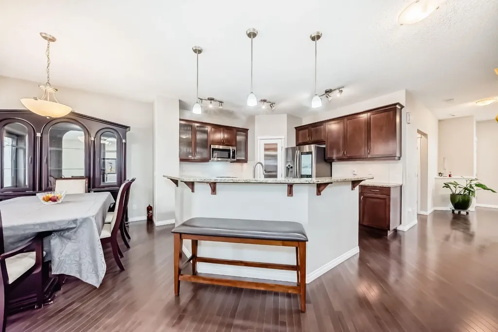 314 Reunion Heath NW Airdrie AB T4B0M5