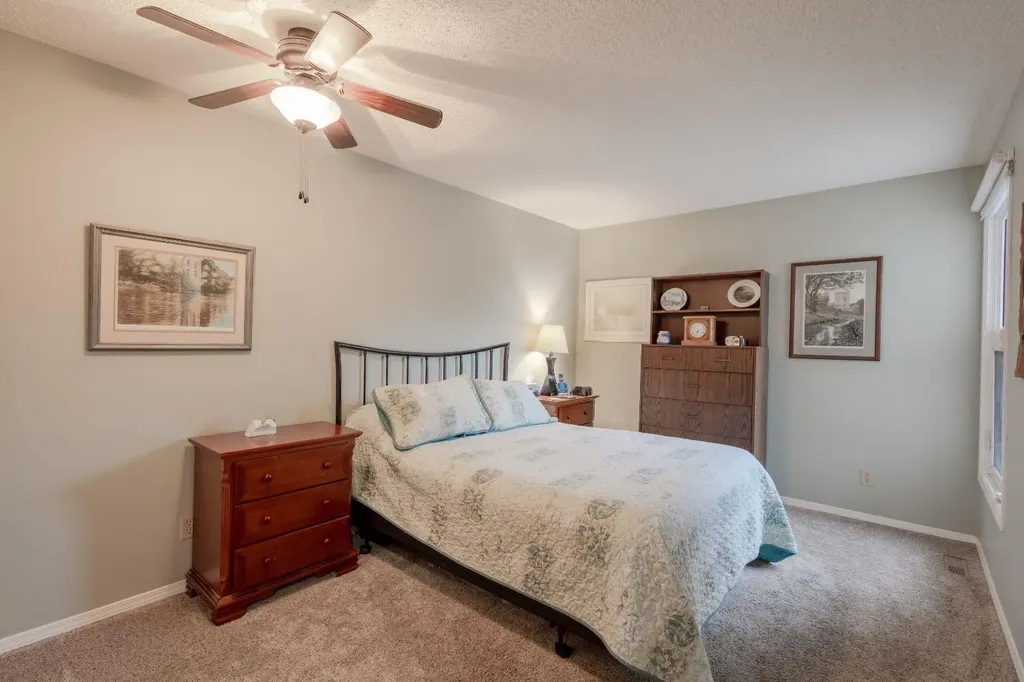 62 Berkley Close NW Calgary AB T3K1B3