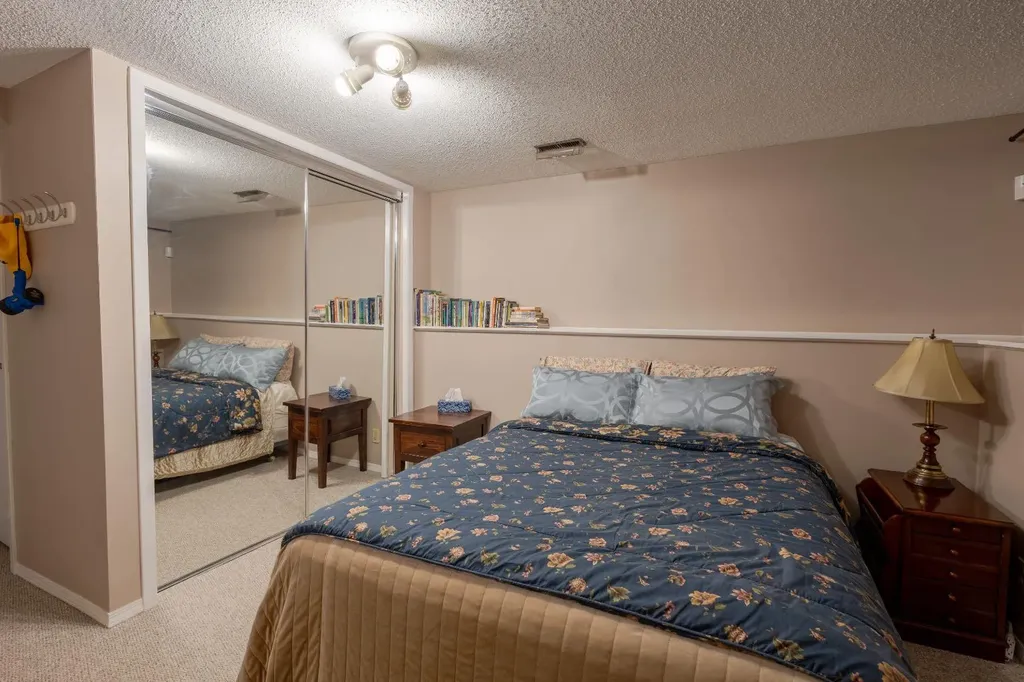 62 Berkley Close NW Calgary AB T3K1B3