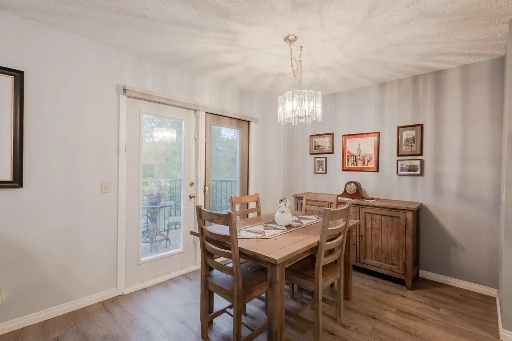62 Berkley Close NW Calgary AB T3K1B3
