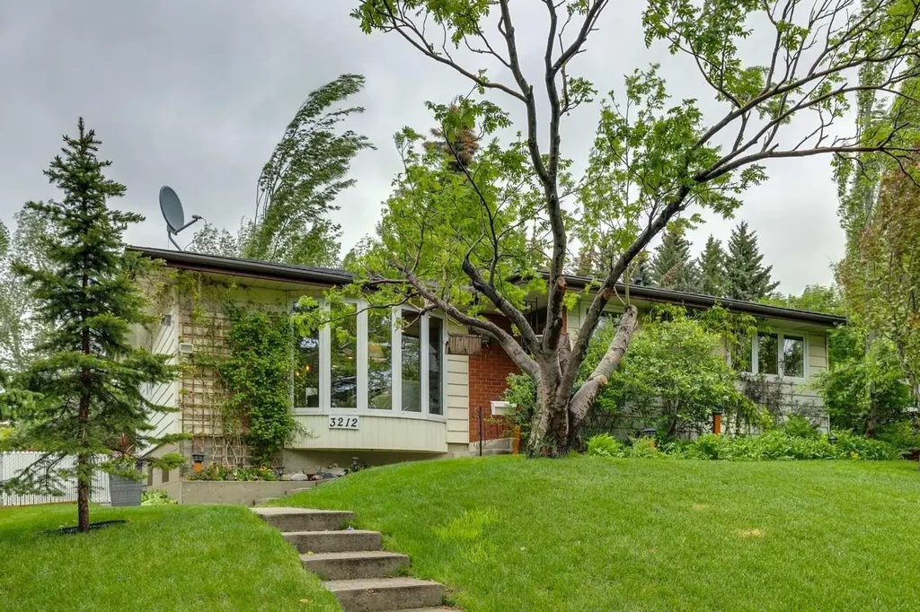 3212 Conrad Drive NW Calgary AB T2L 1B4