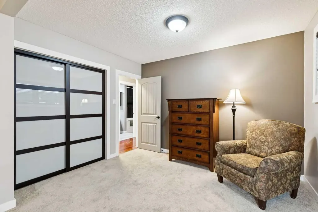 3212 Conrad Drive NW Calgary AB T2L 1B4