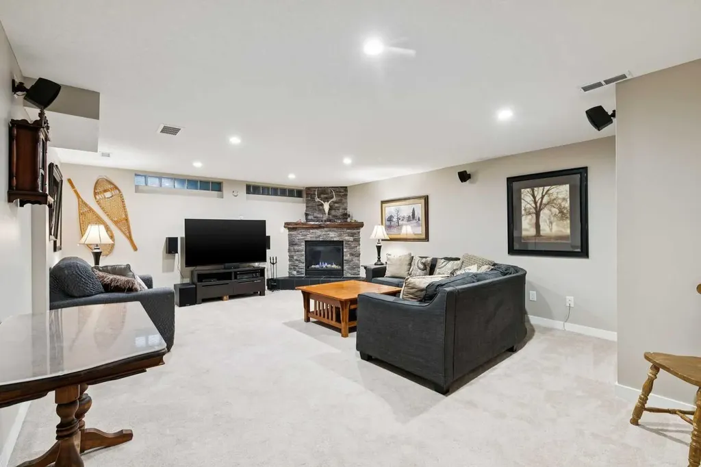 3212 Conrad Drive NW Calgary AB T2L 1B4