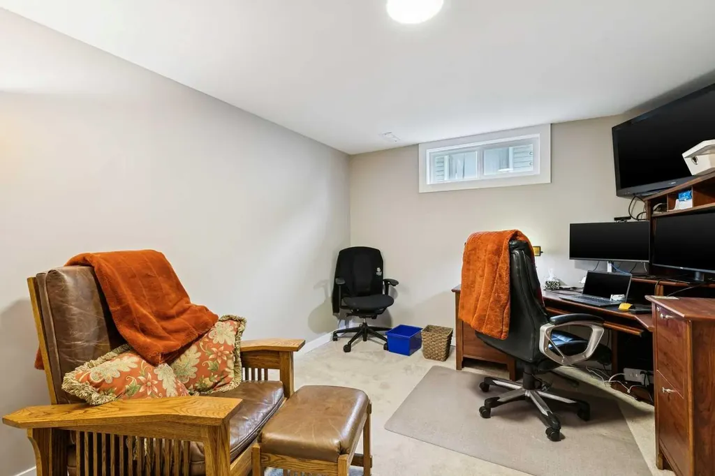 3212 Conrad Drive NW Calgary AB T2L 1B4