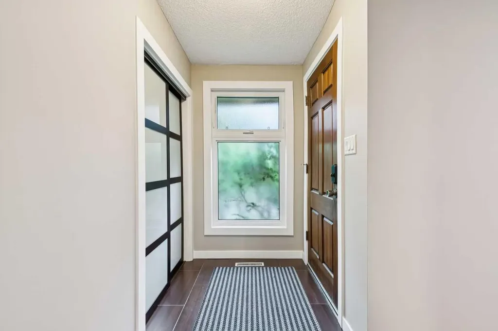 3212 Conrad Drive NW Calgary AB T2L 1B4