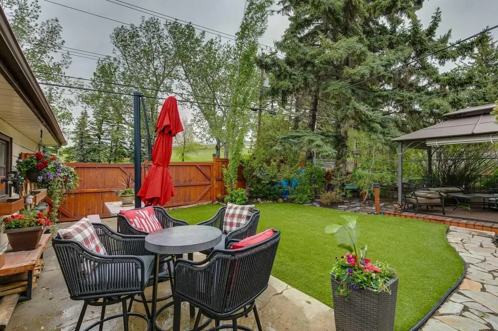 3212 Conrad Drive NW Calgary AB T2L 1B4