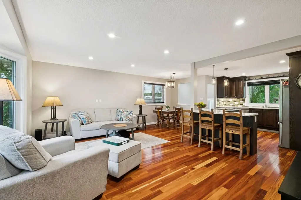 3212 Conrad Drive NW Calgary AB T2L 1B4