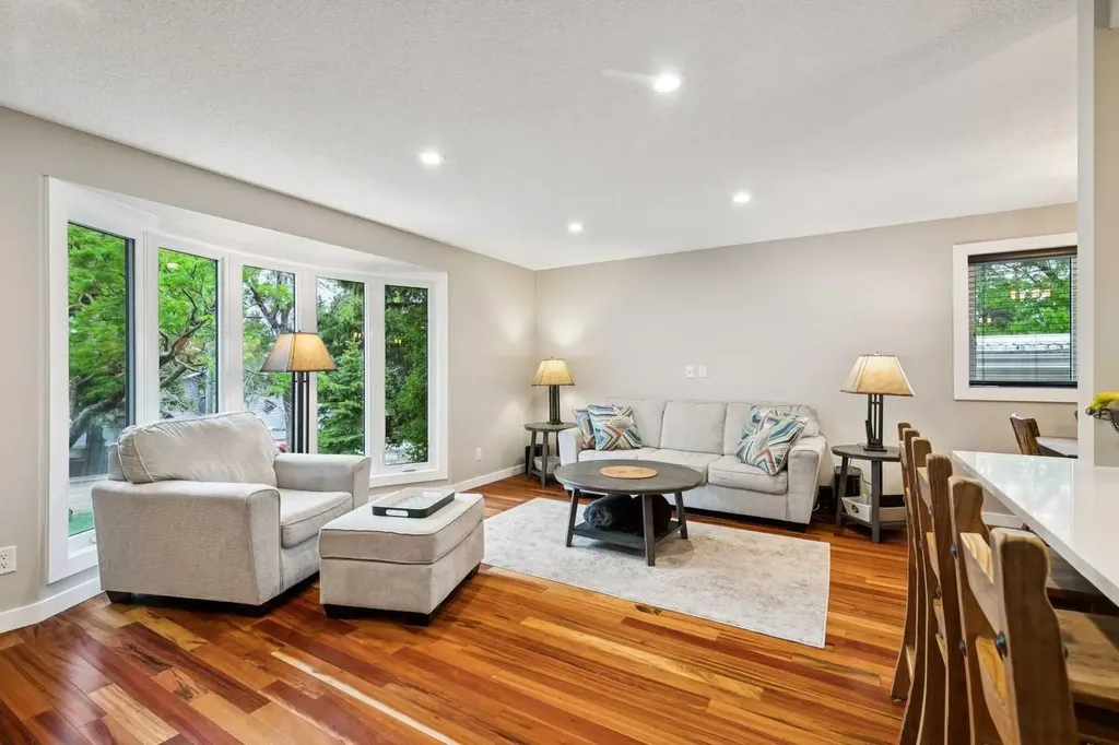 3212 Conrad Drive NW Calgary AB T2L 1B4