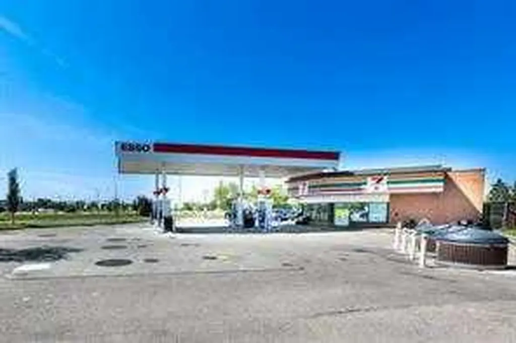 304 Whitefield Drive NE Calgary AB T1Y5J3