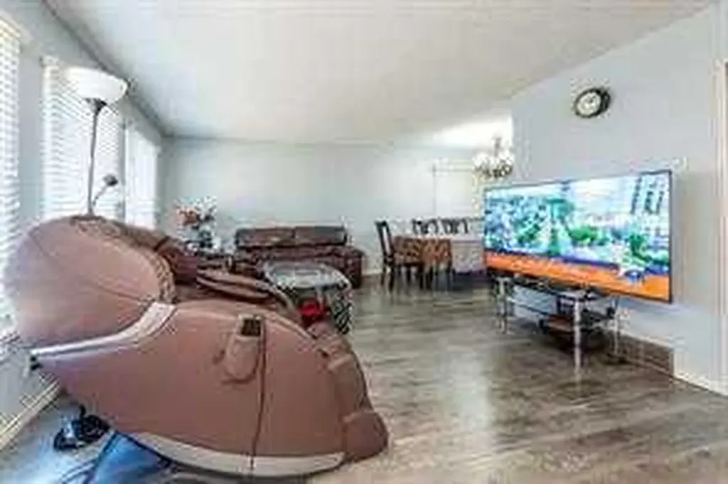 304 Whitefield Drive NE Calgary AB T1Y5J3