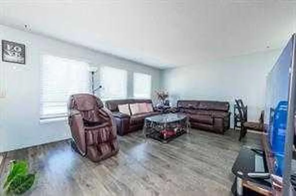 304 Whitefield Drive NE Calgary AB T1Y5J3