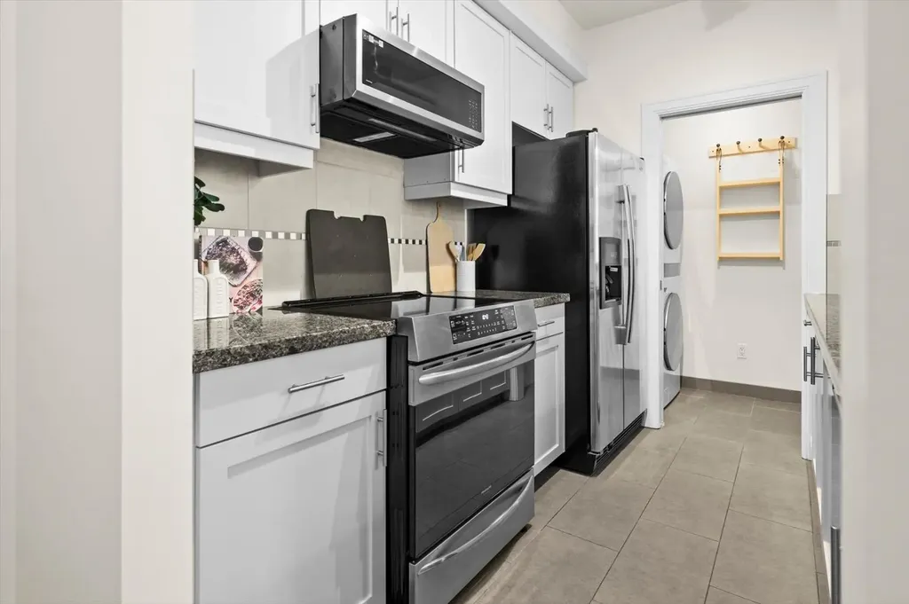 518 33 Street NW Calgary AB T2N 2W4