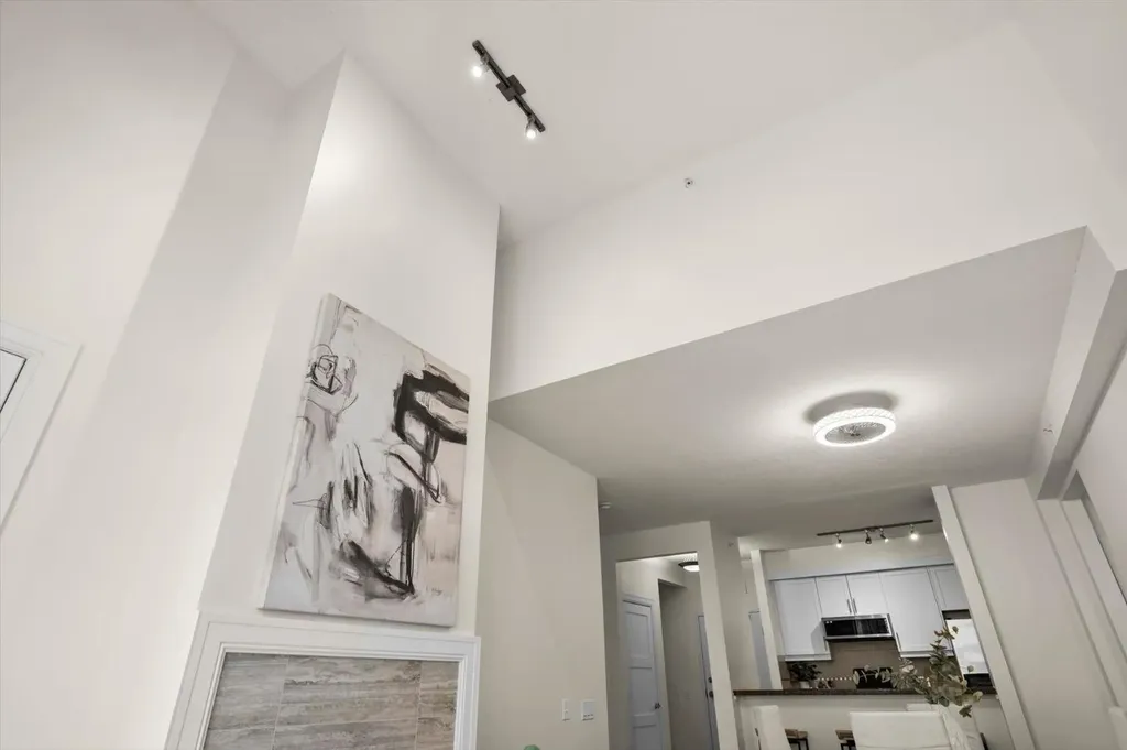 518 33 Street NW Calgary AB T2N 2W4