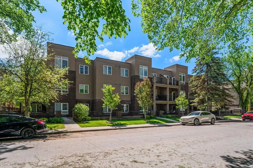 518 33 Street NW Calgary AB T2N 2W4