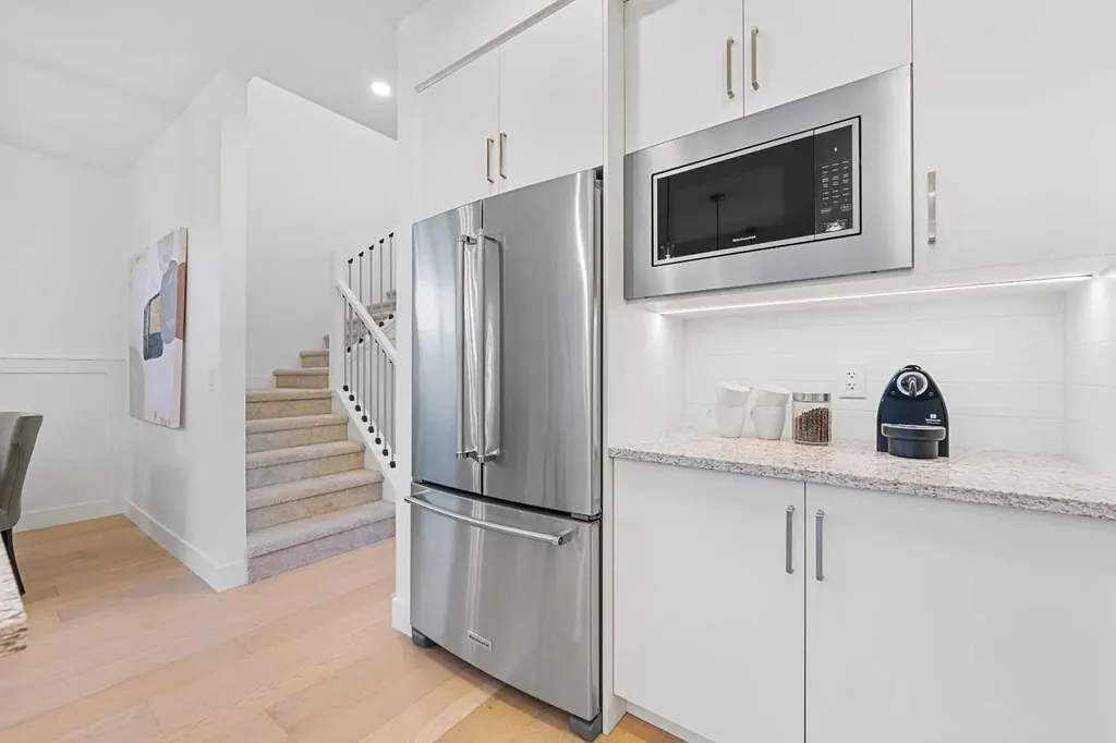 1417 41 Street SW Calgary AB T3C 1X7