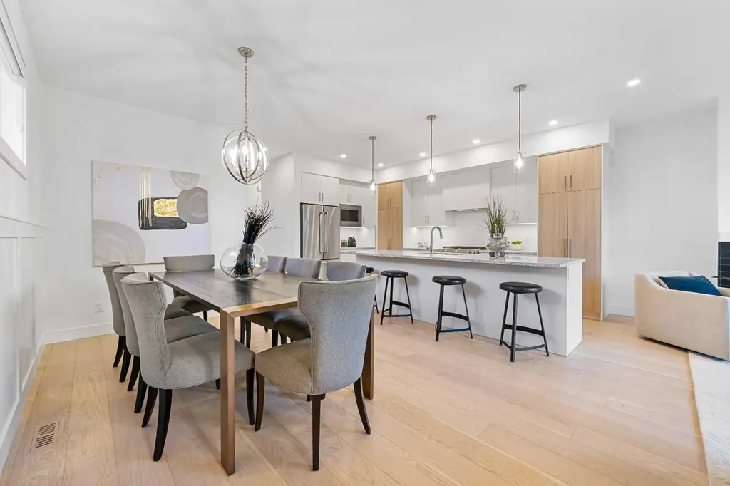 1417 41 Street SW Calgary AB T3C 1X7
